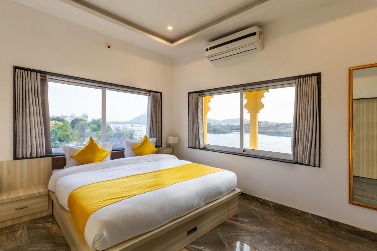 Haveli Jai Durga Udaipur Lake Facing With Swimming Pool Exterior photo